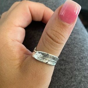 James Avery size 7.5 ring✨